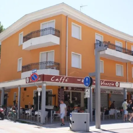 Large For Up To 9 Guests - Great Location - Including Place *