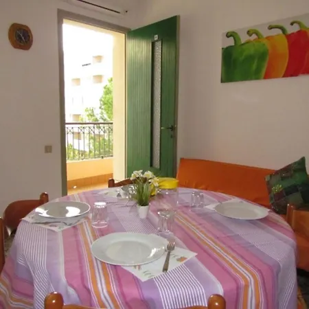 Large For Up To 9 Guests - Great Location - Including Place