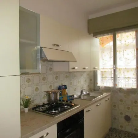 شقة Large For Up To 9 Guests - Great Location - Including Place