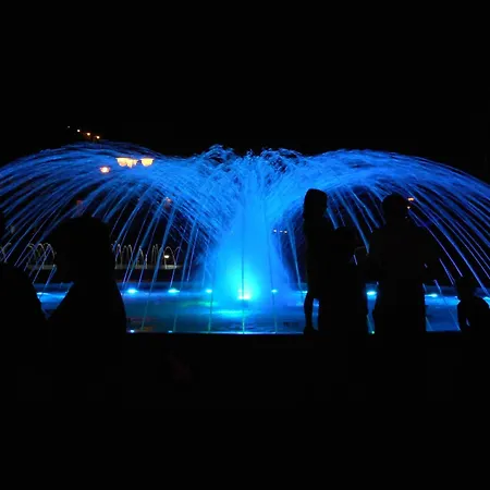 Large For Up To 9 Guests - Great Location - Including Place بيبيوني