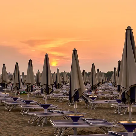 Large For Up To 9 Guests - Great Location - Including Place * بيبيوني