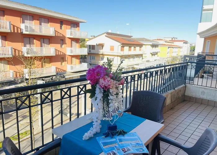 Large For Up To 9 Guests *