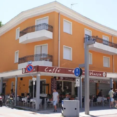 Large For Up To 9 Guests *