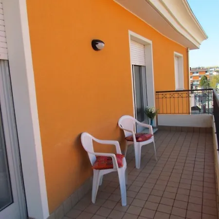 Large For Up To 9 Guests Appartement *