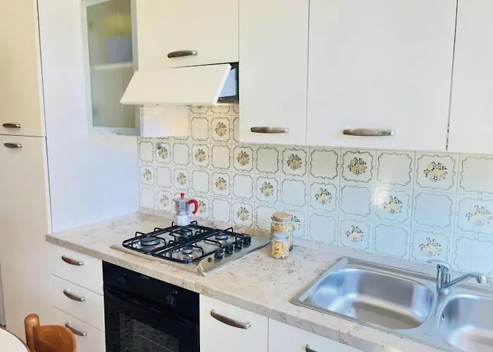 Large For Up To 9 Guests *